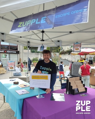 Sur son stand, Zupple proposait un bar à énigmes pendant tout le temps de la braderie Automnales 2025