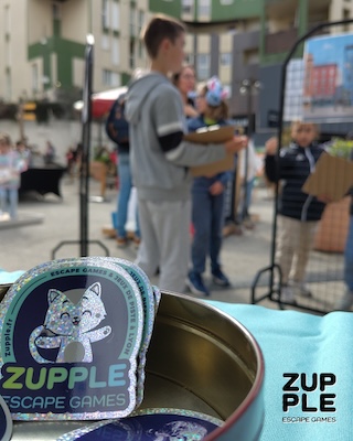 Il y avait de magnifiques autocollant à gagner avec les énigmes de Zupple